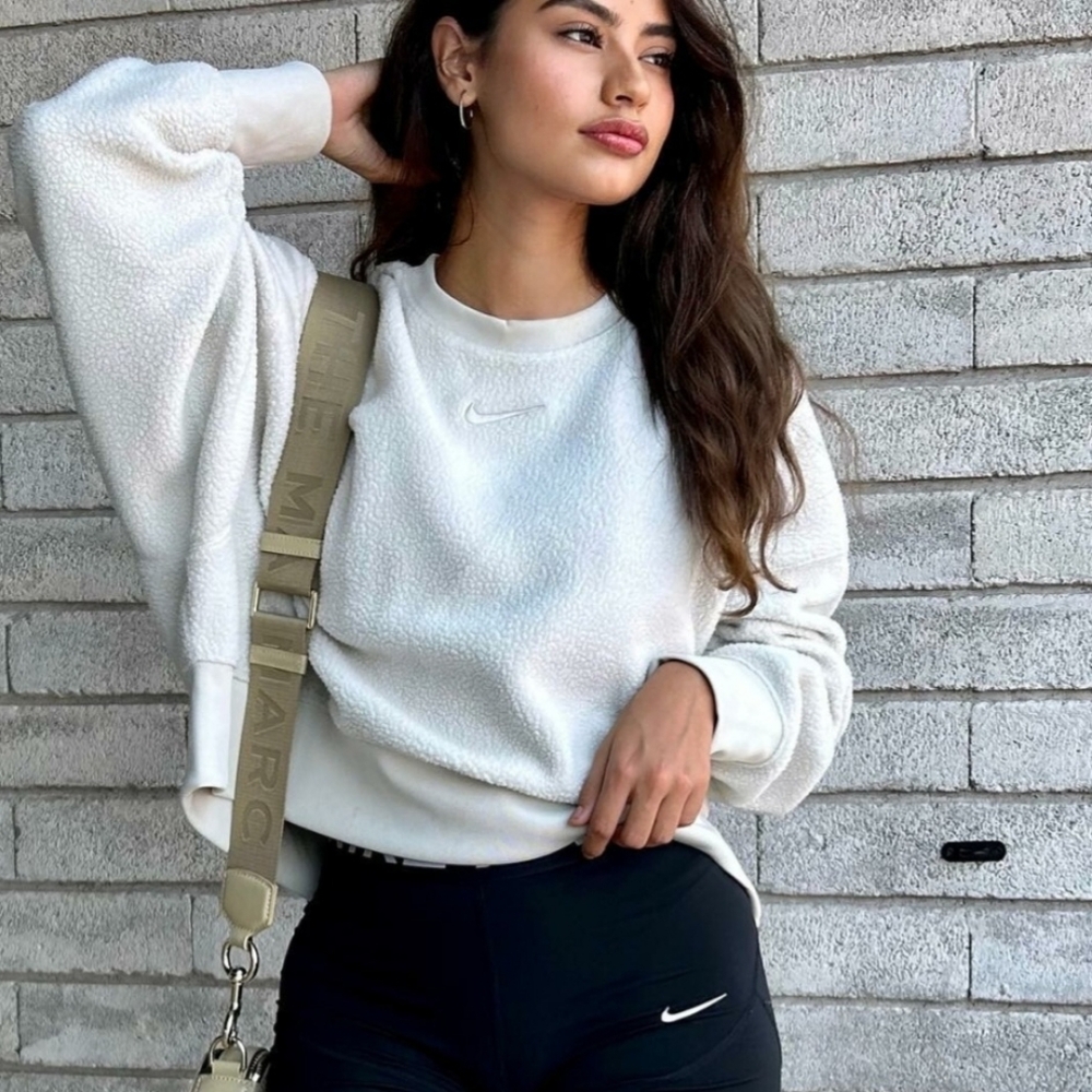 Nike Plush Fleece Mod Crop Oversized Sweatshirt